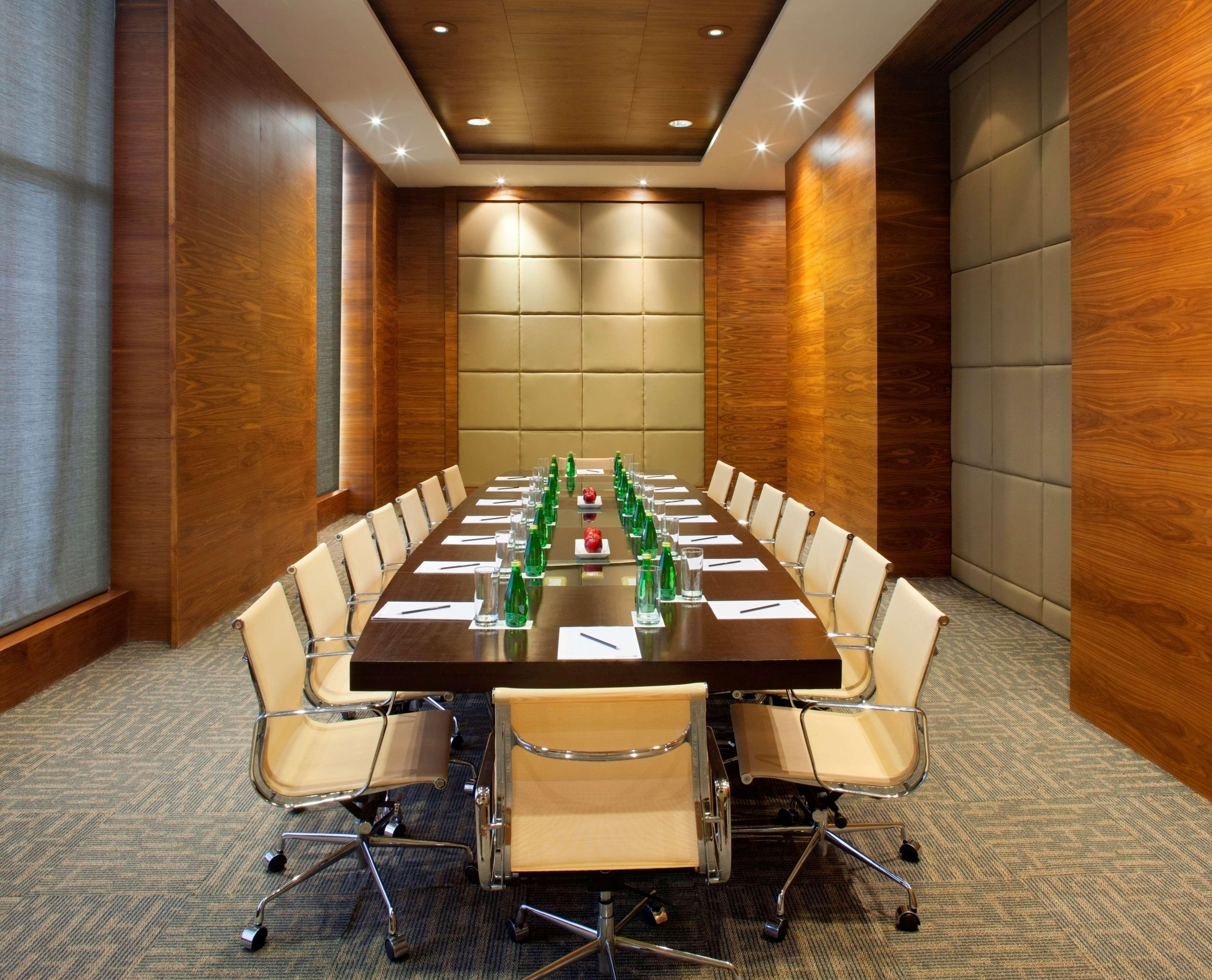 Radisson Blu Hotel New Delhi Dwarka Kültér fotó Meeting room