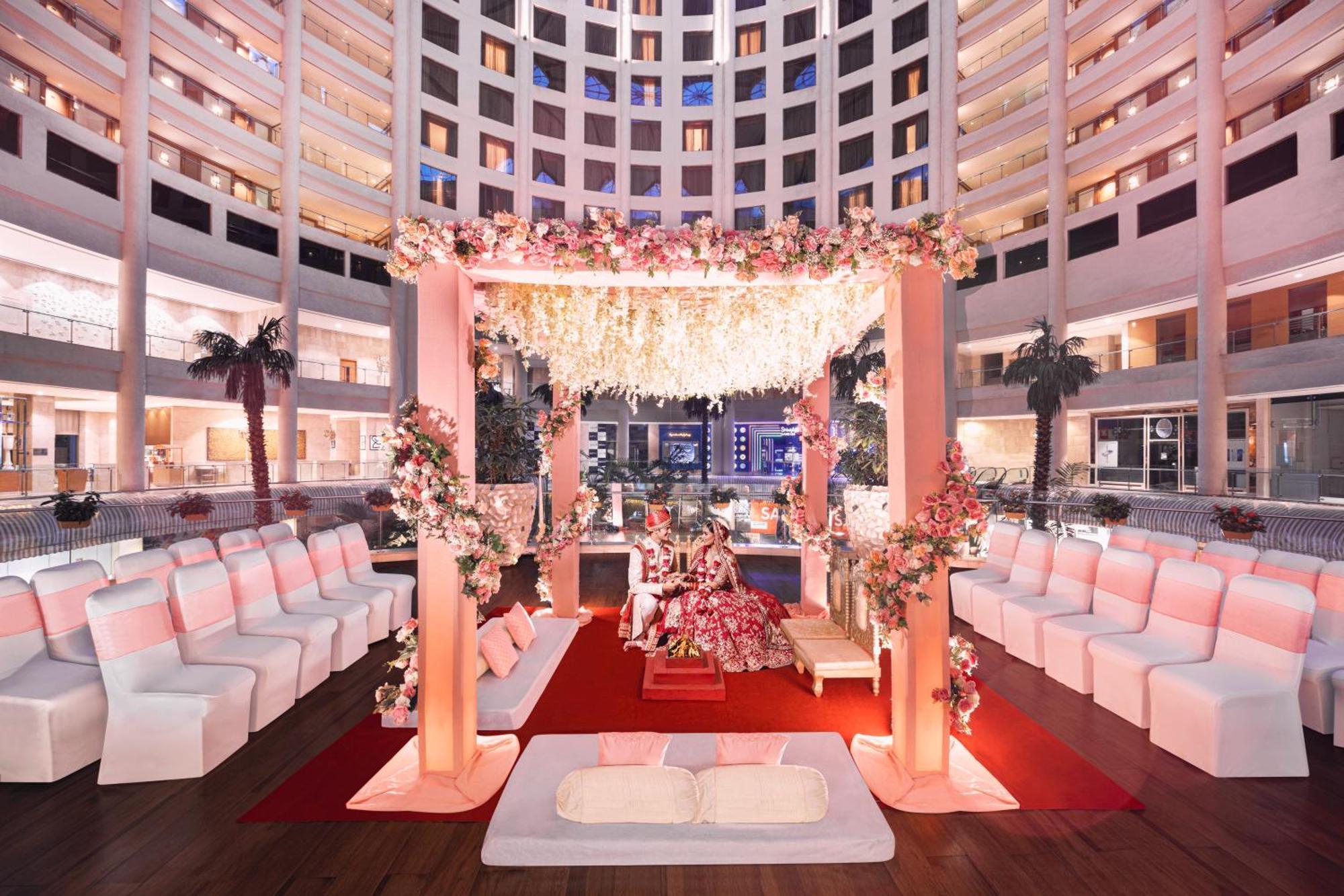 Radisson Blu Hotel New Delhi Dwarka Kültér fotó The Grand Ballroom