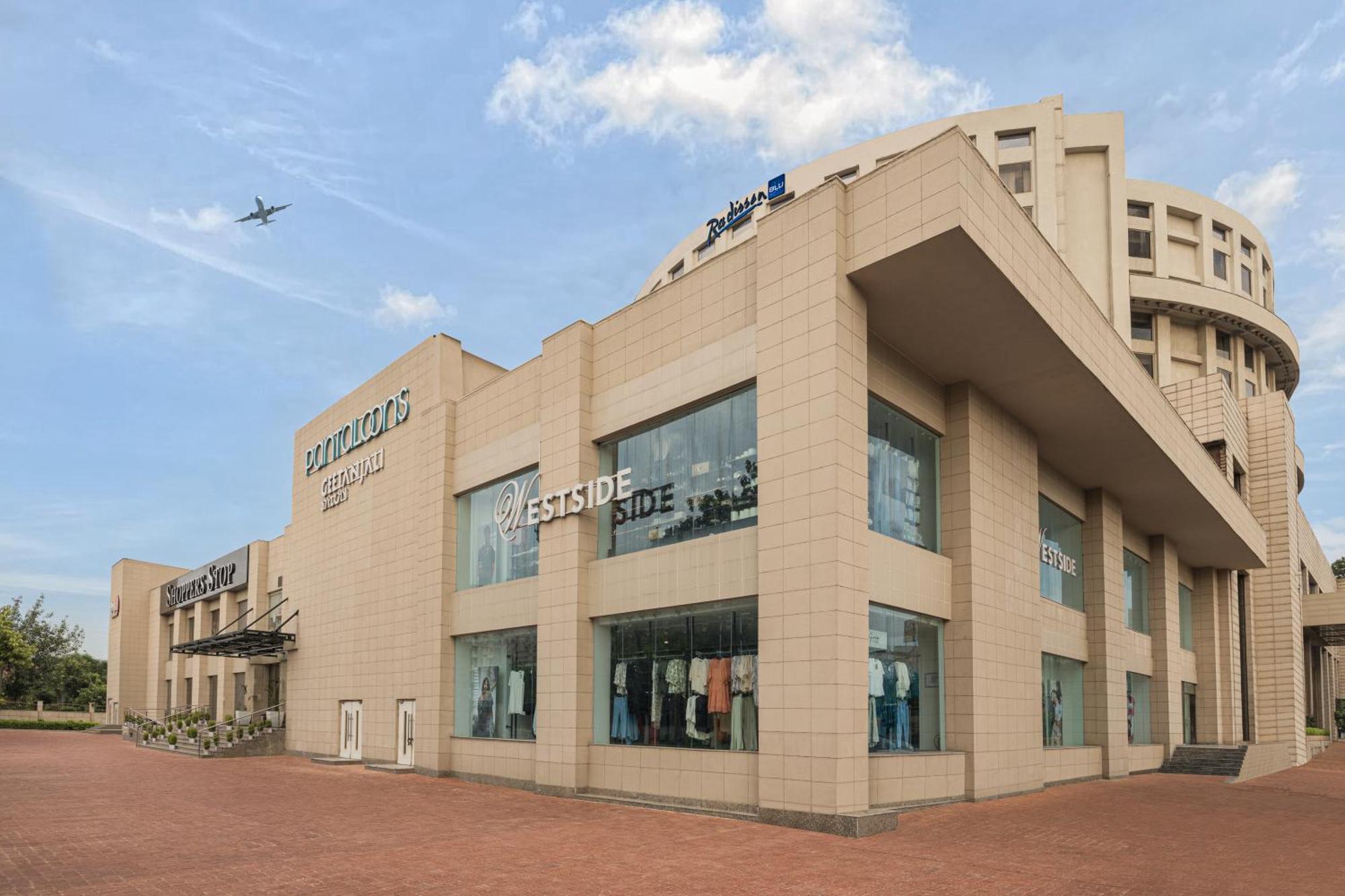 Radisson Blu Hotel New Delhi Dwarka Kültér fotó Westside, a lifestyle retail store in India