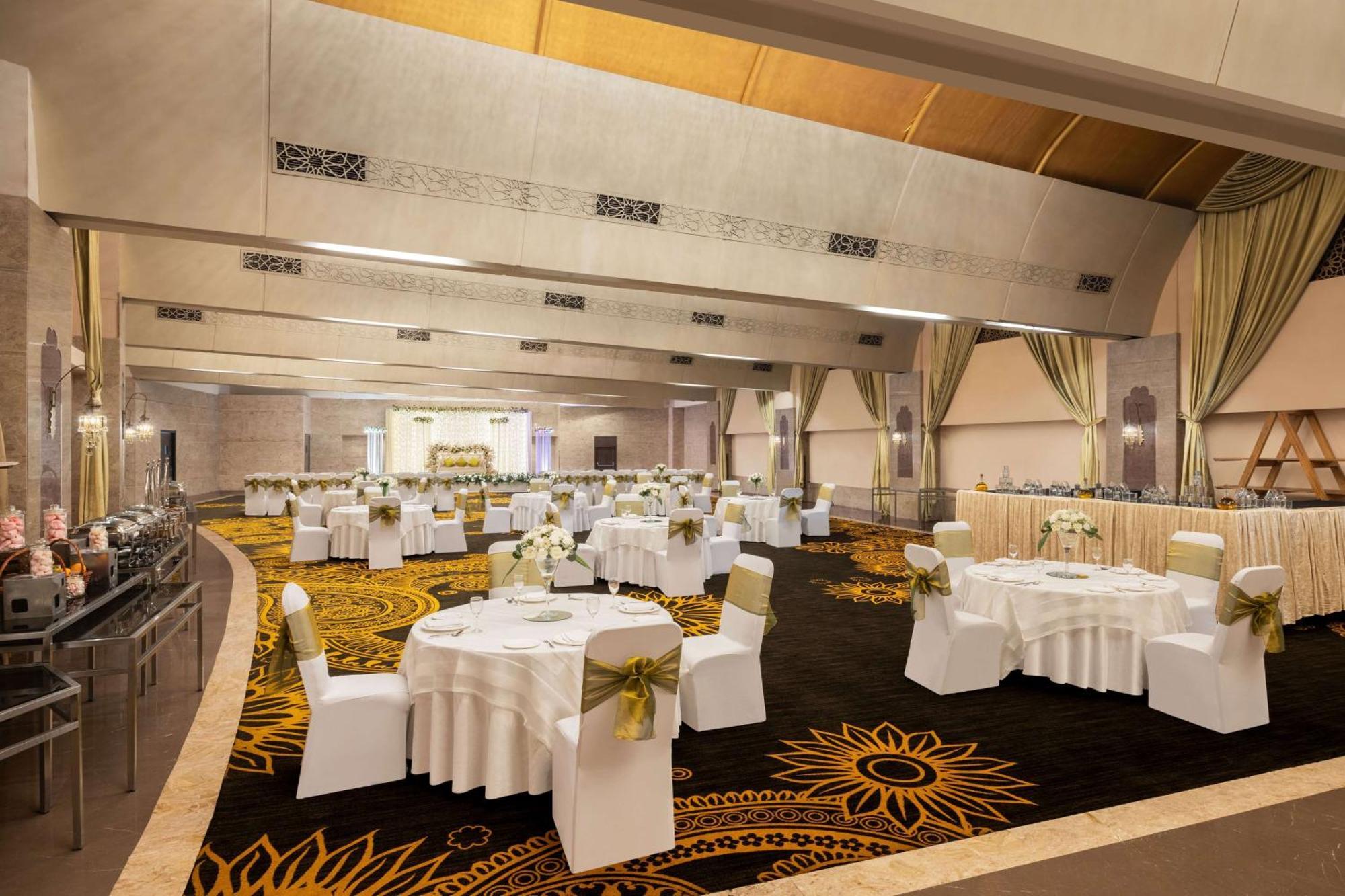 Radisson Blu Hotel New Delhi Dwarka Kültér fotó The Grand Ballroom