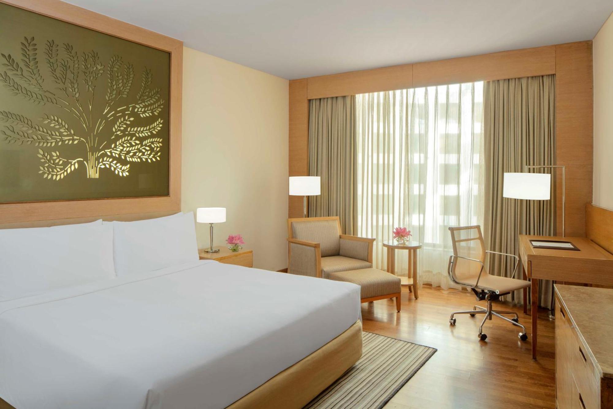 Radisson Blu Hotel New Delhi Dwarka Kültér fotó A room at the Taj Bengal