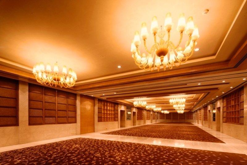 Radisson Blu Hotel New Delhi Dwarka Beltér fotó The Grand Ballroom